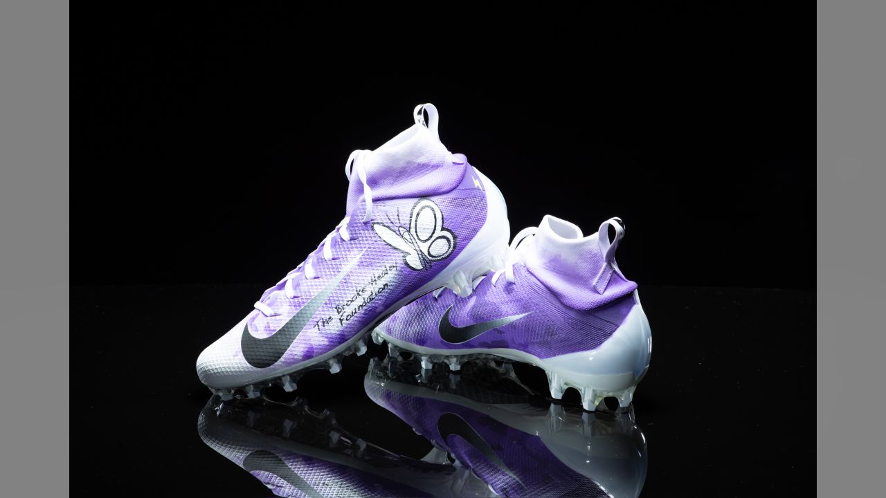 NFL Combine: Players Get Sick Custom Cleats  On the Spot!