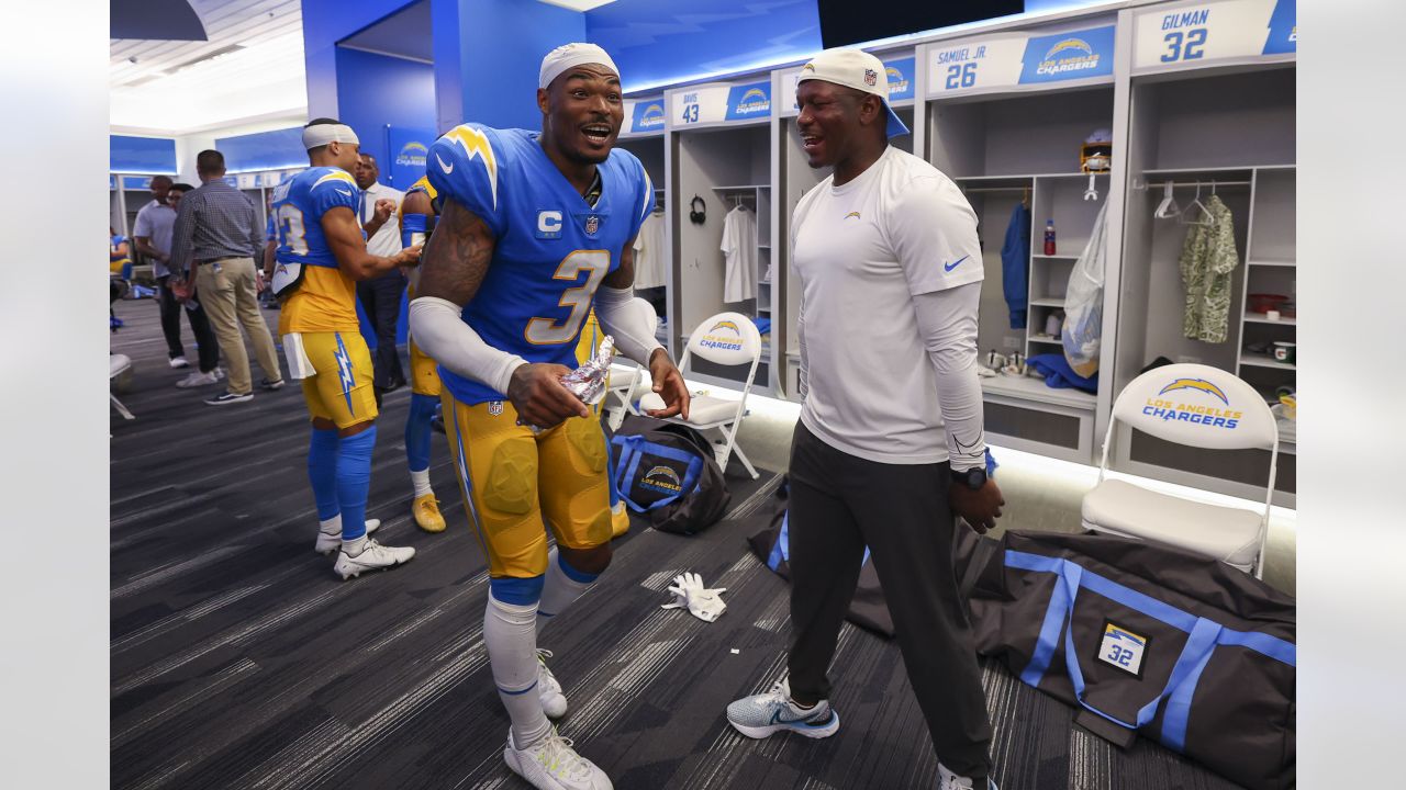 Photos: Bolts Celebrate Week 1 Victory Over Raiders