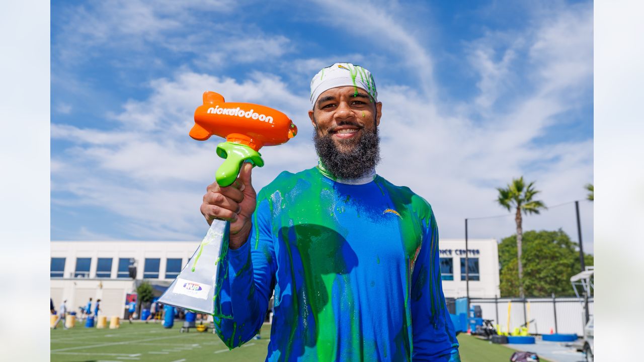 QB Justin Herbert is Awarded Nickelodeon Slimetime NVP Award