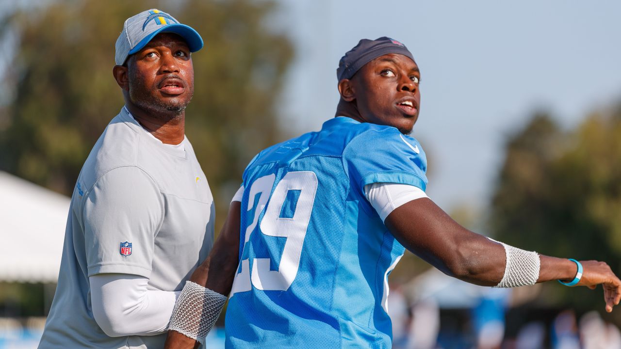 Chargers News: LaDainian Tomlinson names his top-5 teammates of career -  Bolts From The Blue