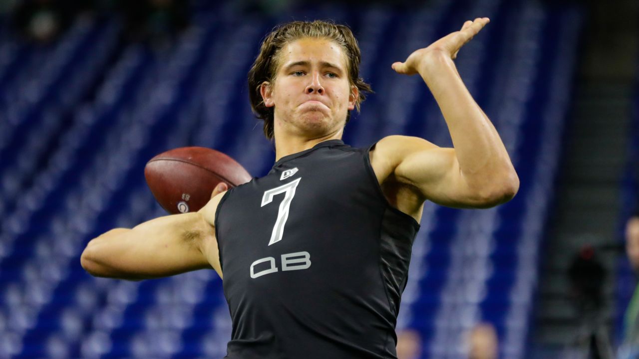 Here's Why Dan Fouts 'Thinks the World' of Justin Herbert