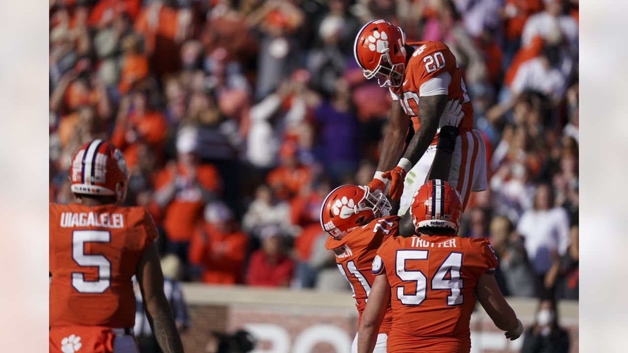 Los Angeles Chargers pick Clemson's Jordan McFadden in 2023 NFL Draft