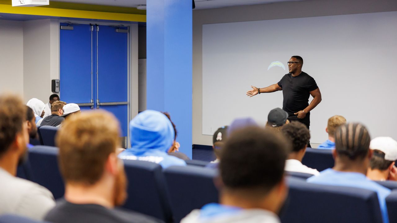 Hustle Hall of Fame Inductee: Antonio Gates - Hustle Belt