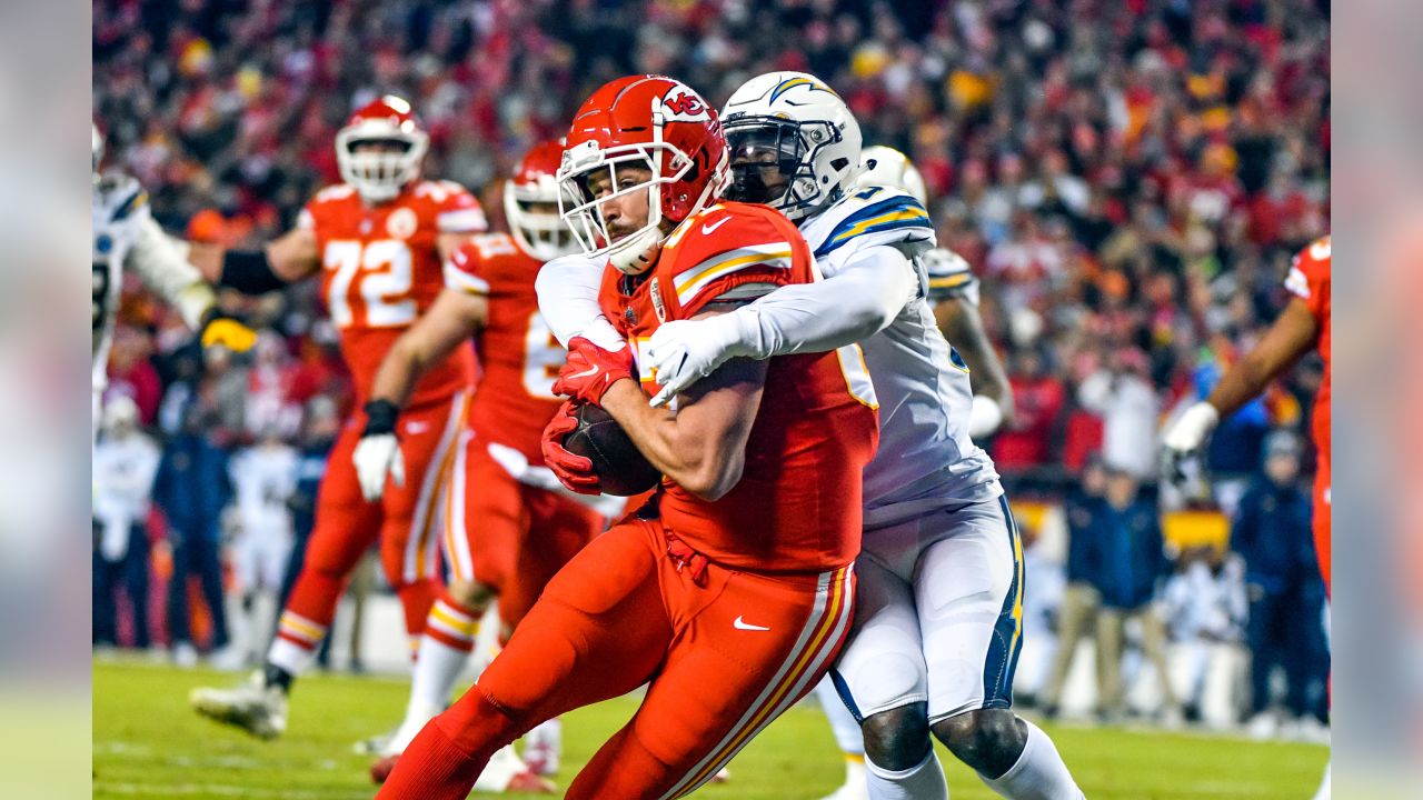 13,096 Chargers V Chiefs Stock Photos, High-Res Pictures, and Images -  Getty Images