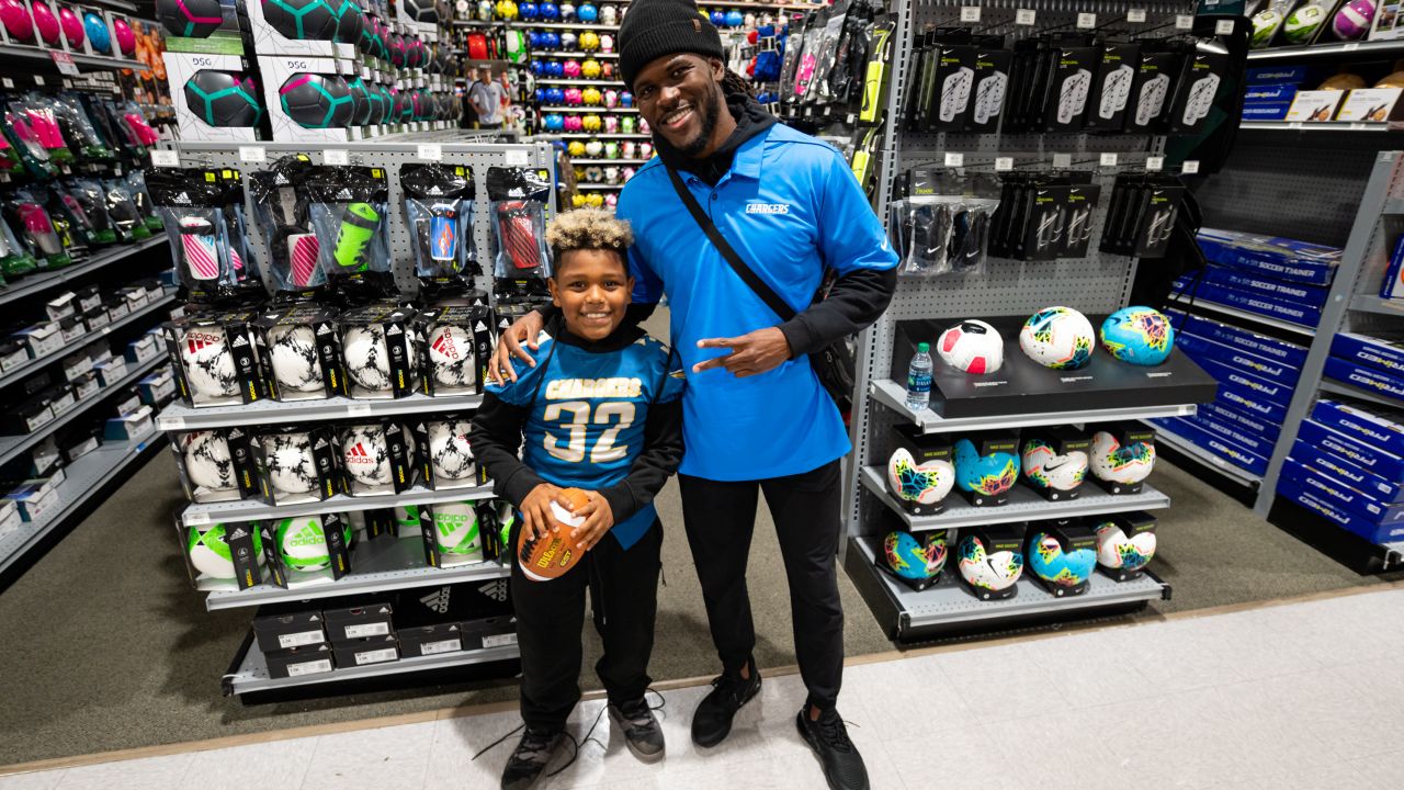 Photos: Hayward Jr. Surprises Kids with Holiday Shopping Spree