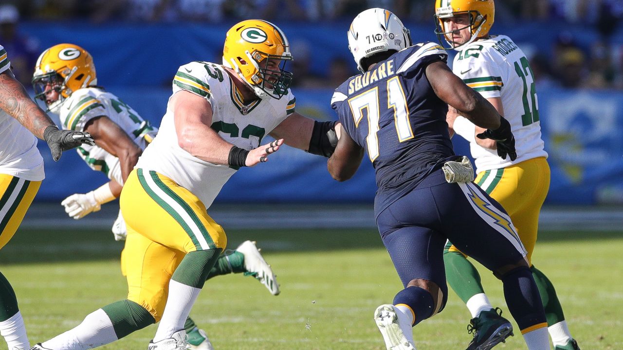 Chargers News: ESPN gives Corey Linsley signing a 'B-' - Bolts From The Blue