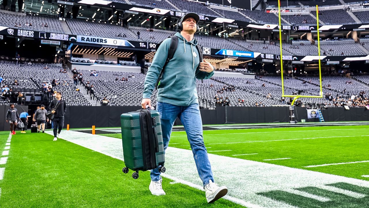 Photos: Bolts Roll Into Allegiant Stadium for SNF