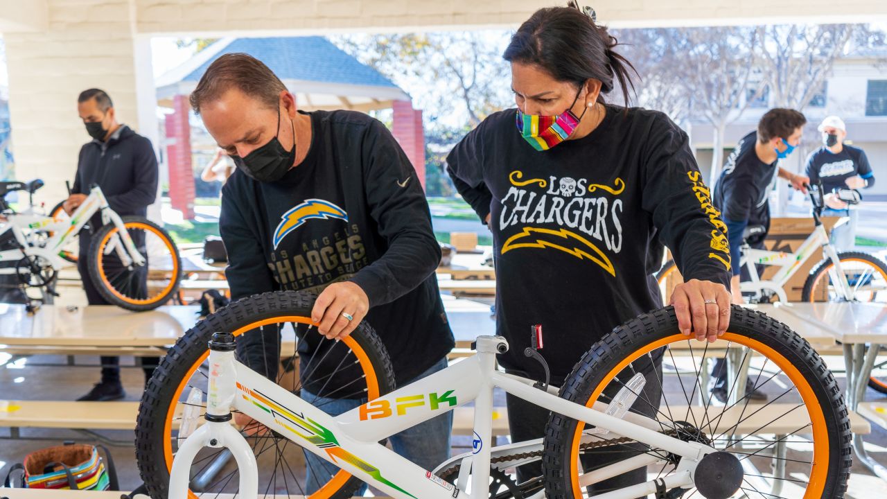 LaDainian Tomlinson And Antonio Gates Gift Bikes To Over 150 Kids