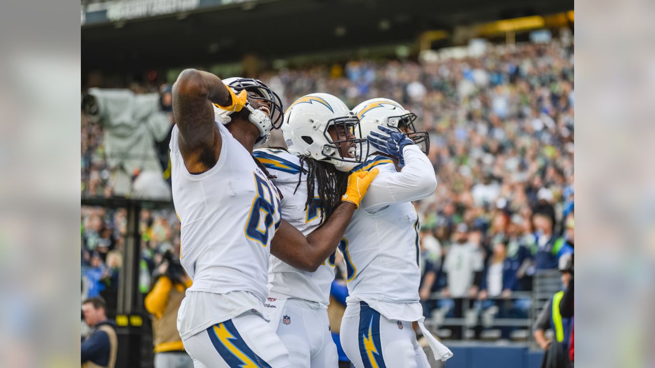 Chargers beat Seahawks 25-17, improve to 6-2 for season - ABC7 Los