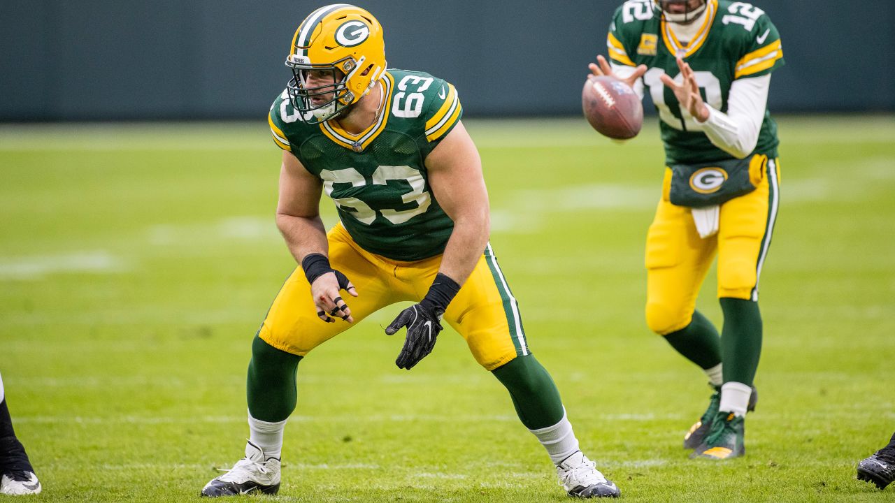 Pro Football Focus tabs Chargers' Corey Linsley as NFL's best center