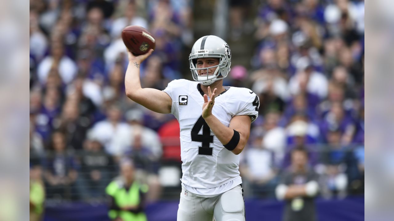 Derek Carr's Perfect Pass to Clive Walford for a 23-Yard TD, Raiders vs.  Chargers