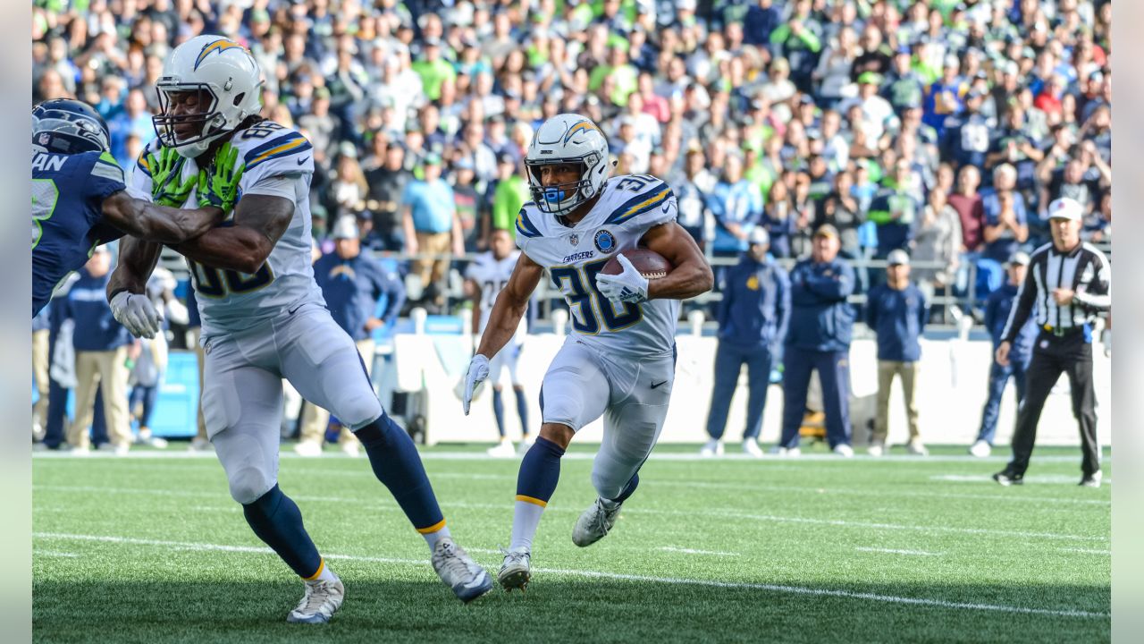 Chargers beat Seahawks 25-17, improve to 6-2 for season - ABC7 Los Angeles