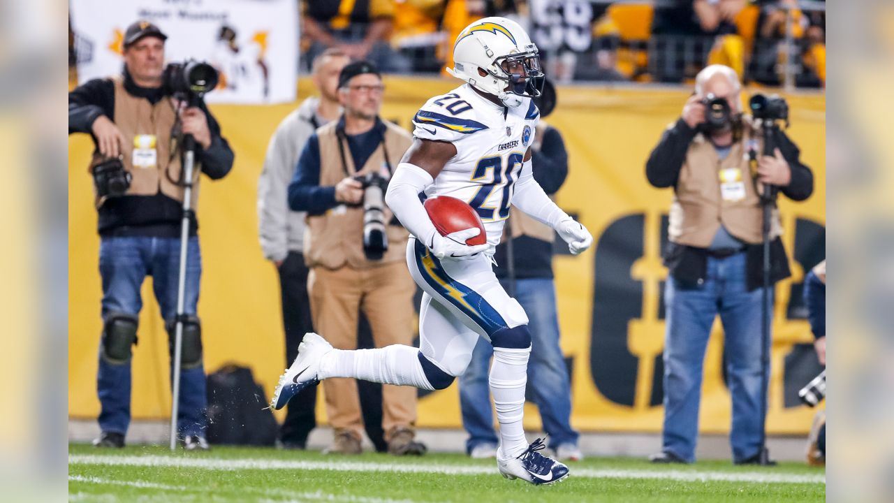 Los Angeles Chargers 17-24 Pittsburgh Steelers: James Conner's touchdowns  seal win, NFL News