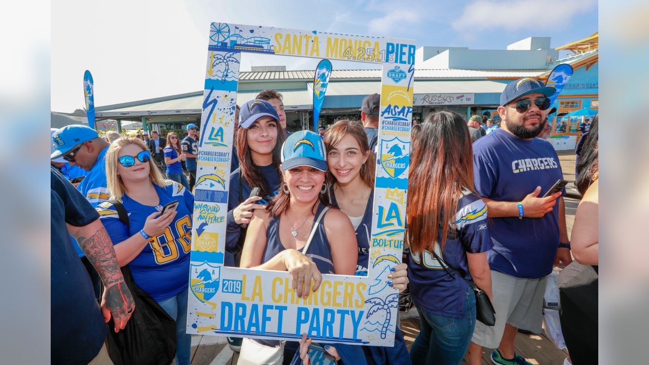 Video: LA Chargers draft party brings out hardcore fans – San Bernardino Sun