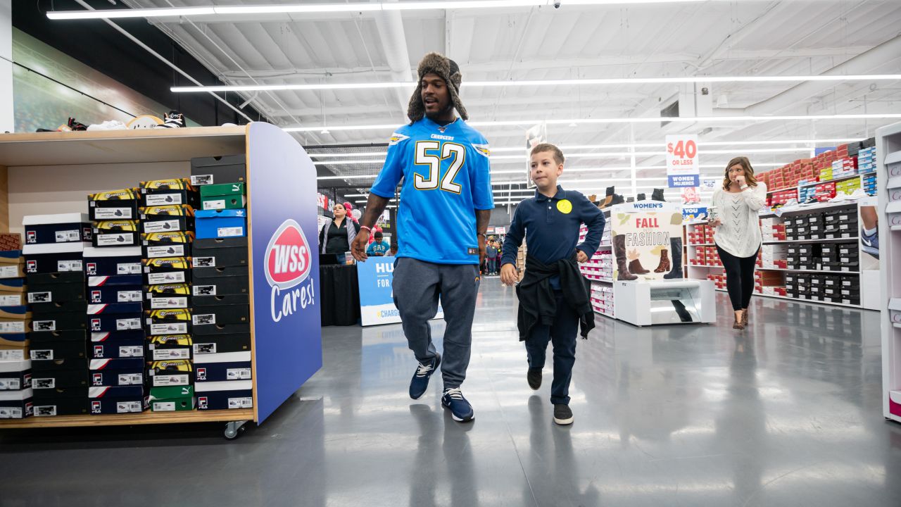 Chargers players join Santa Ana elementary school students for shoe  giveaway – Orange County Register