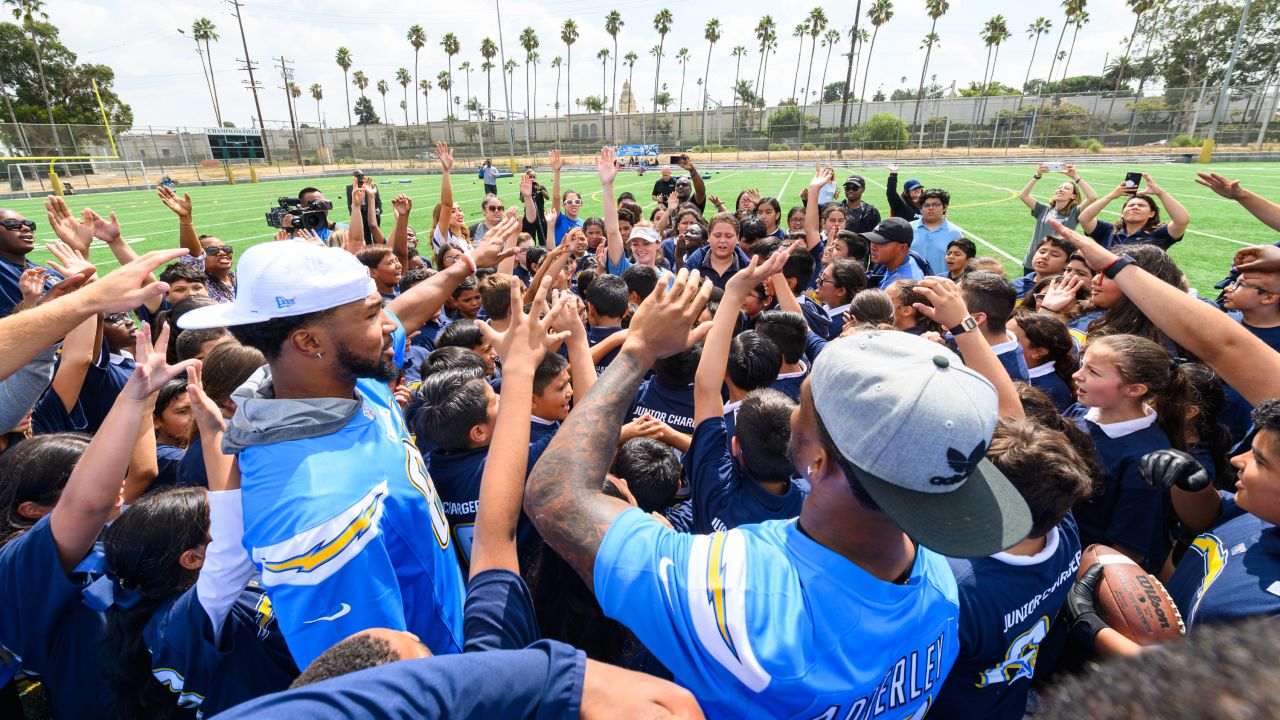 LaDainian Tomlinson Has San Diego Fans, Coach Cheering