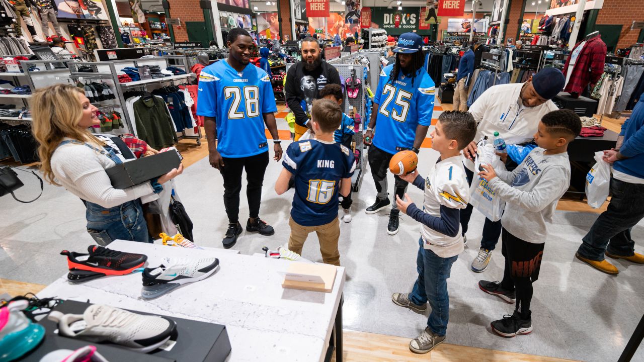 Photos: Hayward Jr. Surprises Kids with Holiday Shopping Spree