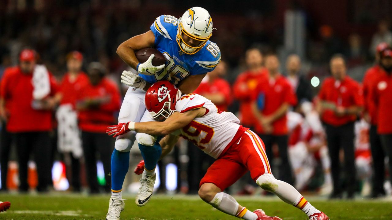 Fans cheer before an NFL football game between the Los Angeles Chargers and  the Kansas City Chiefs Monday, Nov. 18, 2019, in Mexico City. (AP  Photo/Rebecca Blackwell Stock Photo - Alamy