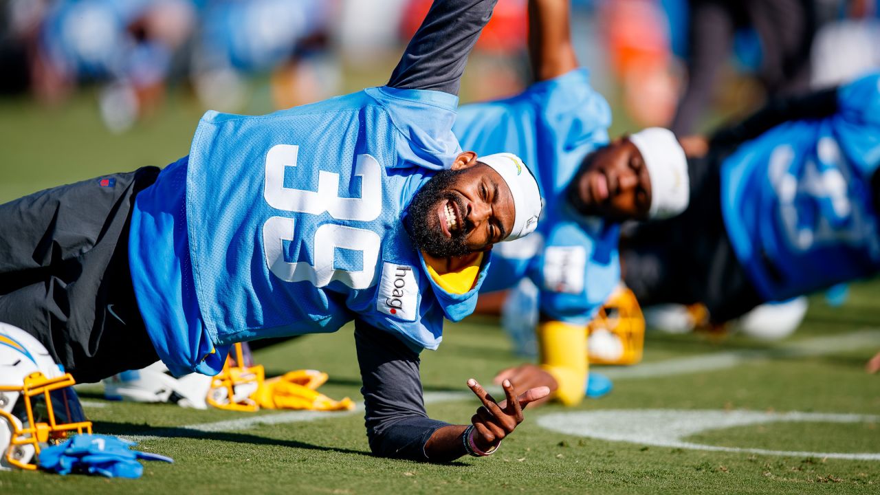 Los Angeles Chargers running back Isaiah Spiller (28) against the Denver  Broncos of an NFL football game Sunday, January 8, 2023, in Denver. (AP  Photo/Bart Young Stock Photo - Alamy