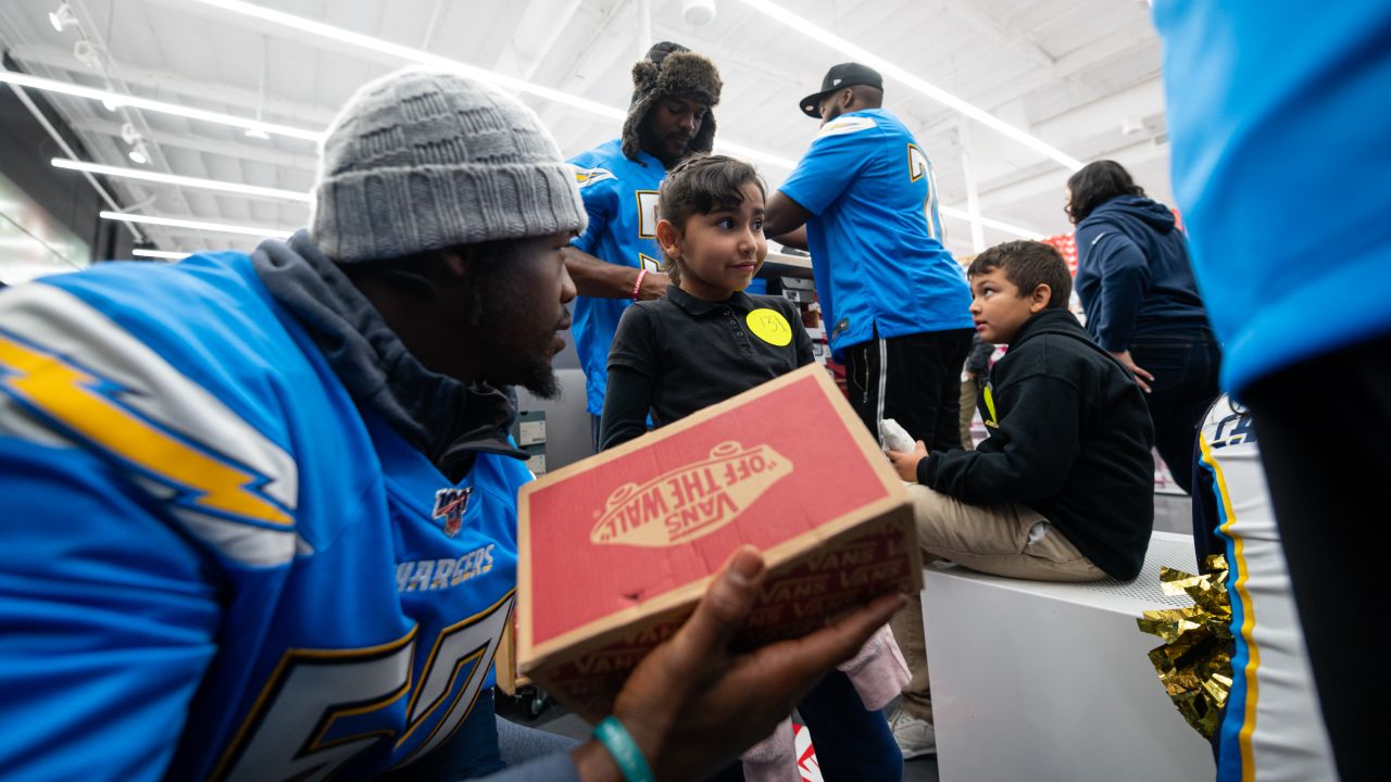 Chargers players join Santa Ana elementary school students for shoe  giveaway – Orange County Register