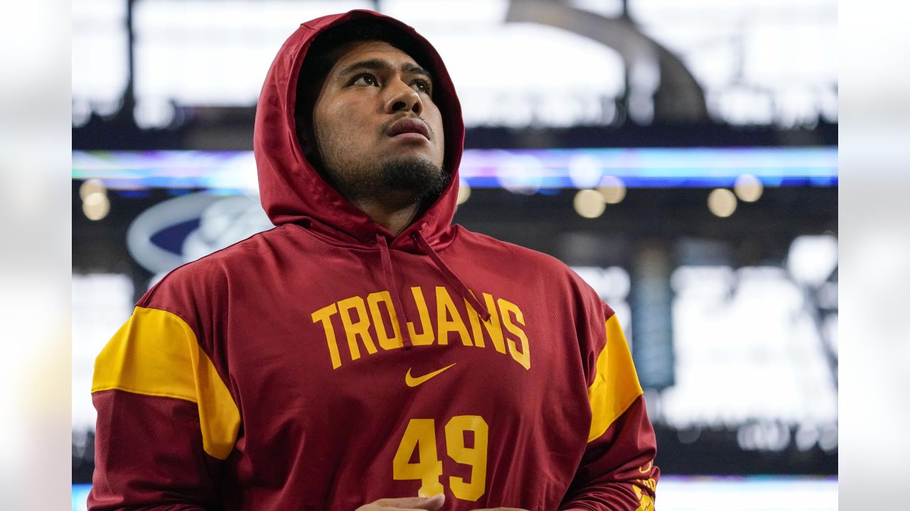 NFL draft: Chargers select USC DE Tuli Tuipulotu, Washington State