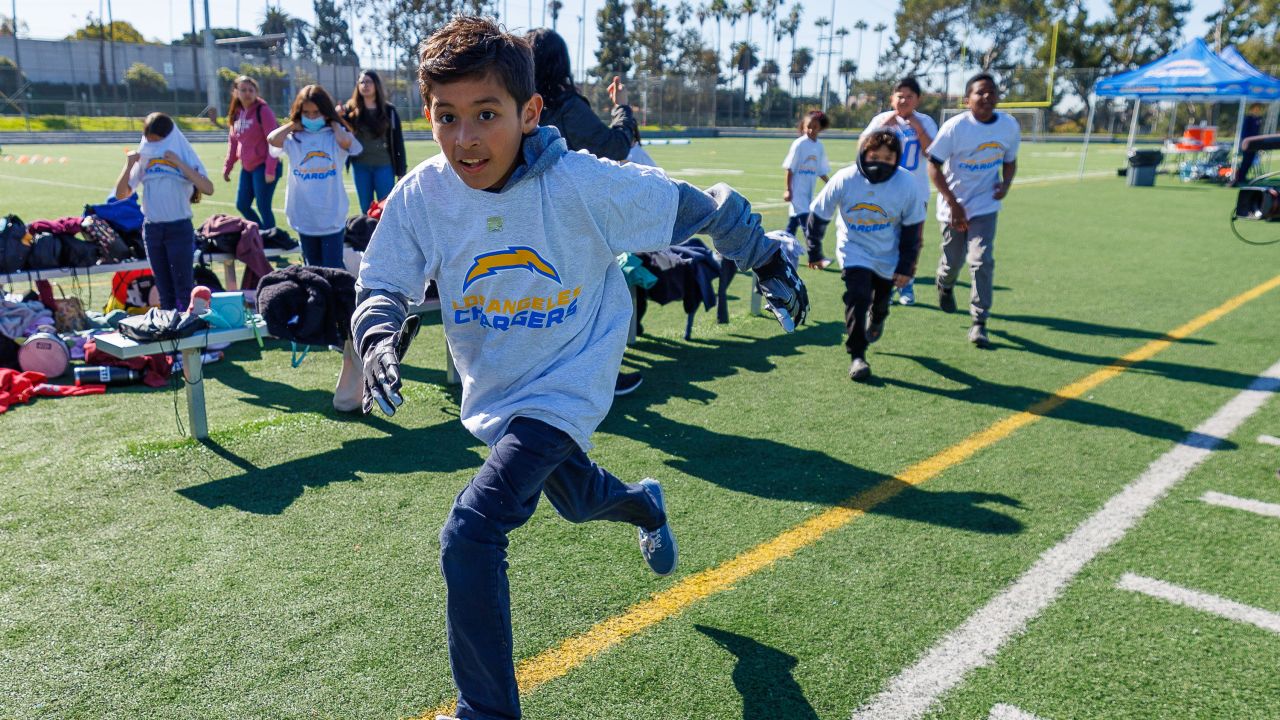 Chargers Host Play 60 Camps with Inglewood Unified School District