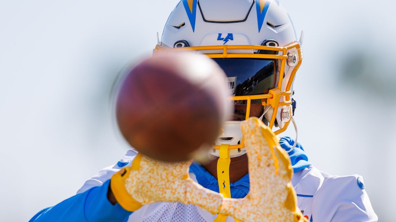 Chargers News: NFL, NFLPA approves first-ever position-specific helmets -  Bolts From The Blue