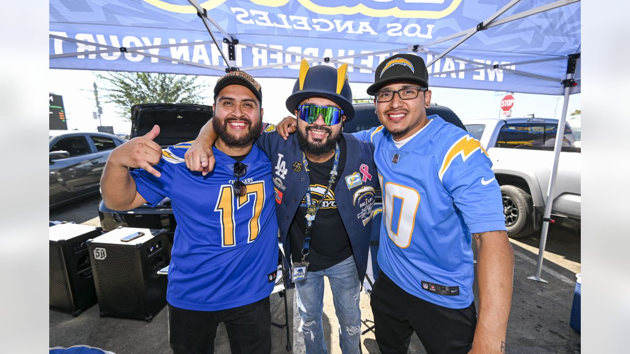 ⚡️Bolt Daddy⚡️So Fi Chargers Tailgate series MNF Broncos 10/17