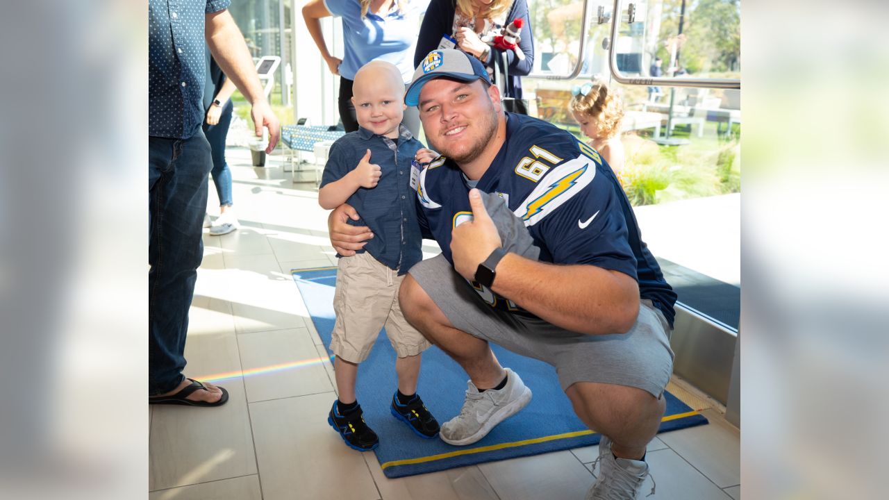 Chargers' Scott Quessenberry was thrilled to see cancer survivor