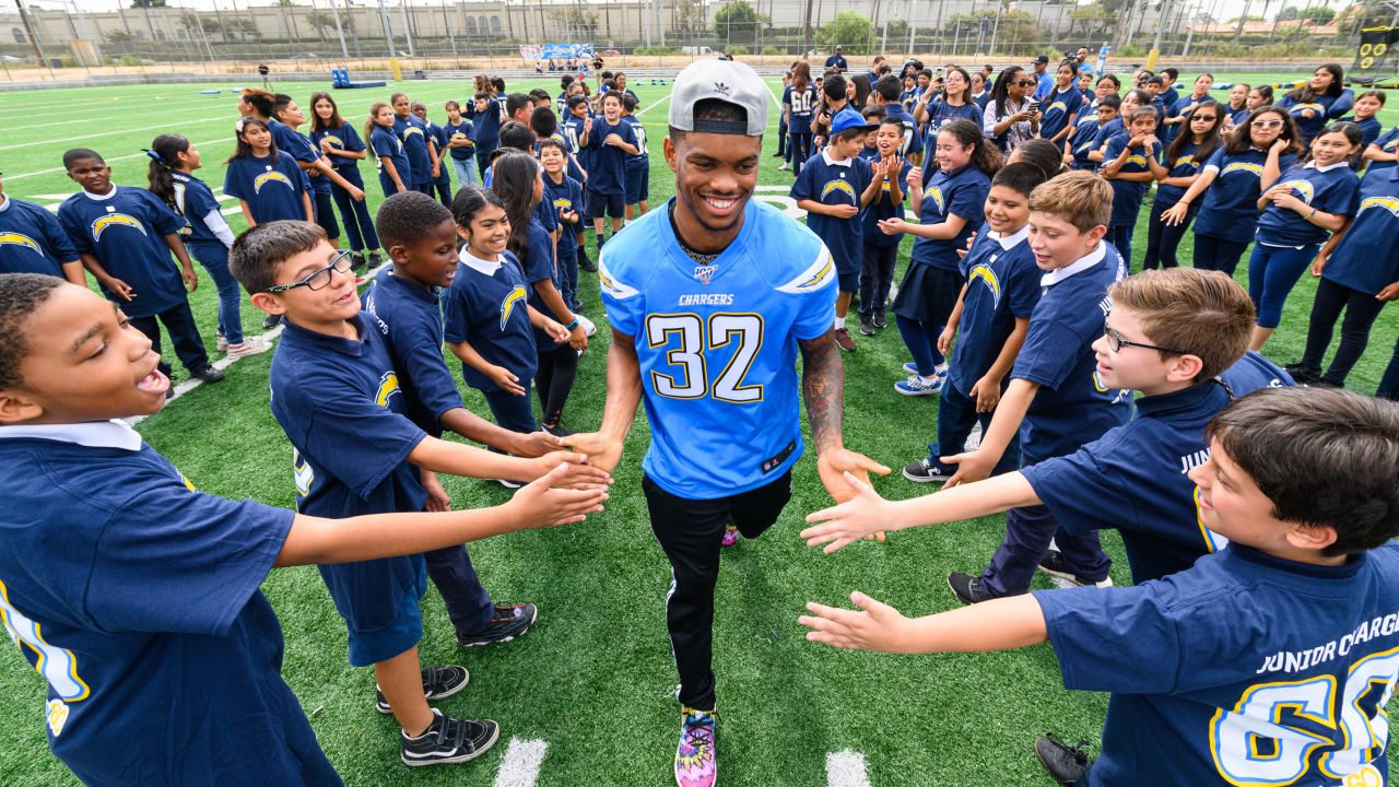 Los Angeles Rams Community  Rams host NFL Play 60 Field Day for Oak Hills  Elementary School students