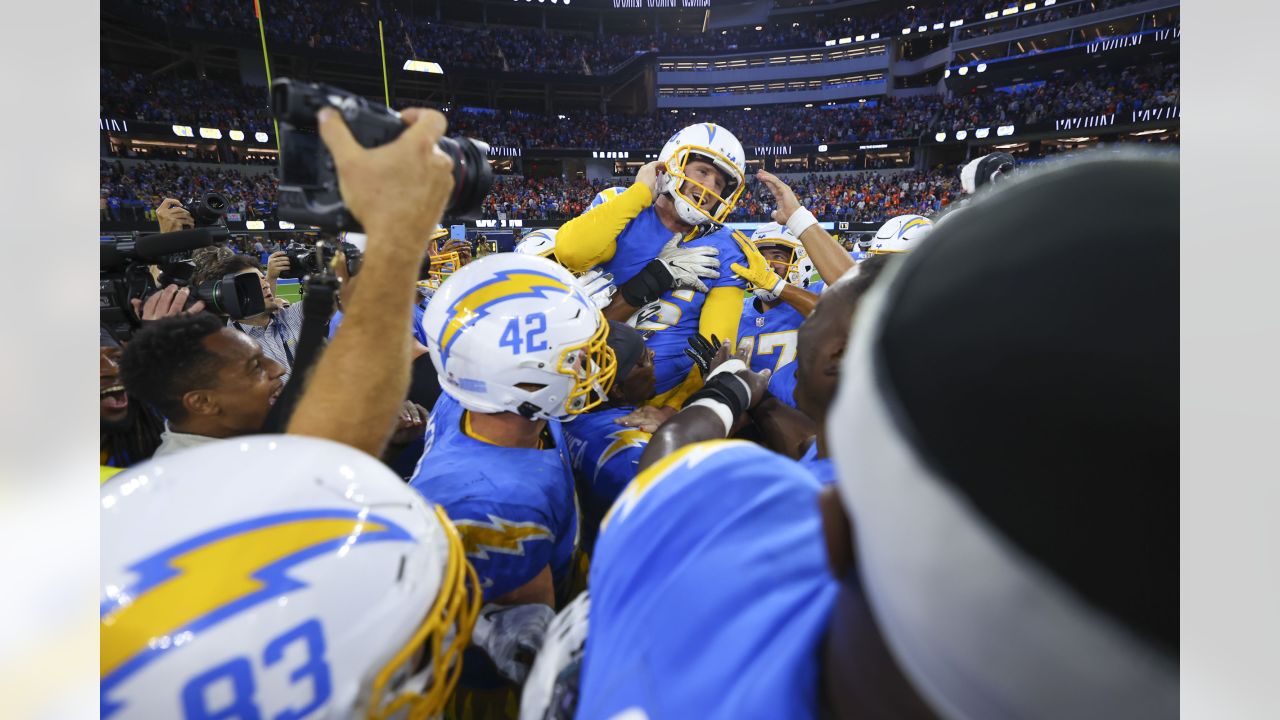 Injured Hopkins kicks OT game-winner as Chargers beat stumbling Broncos, NFL