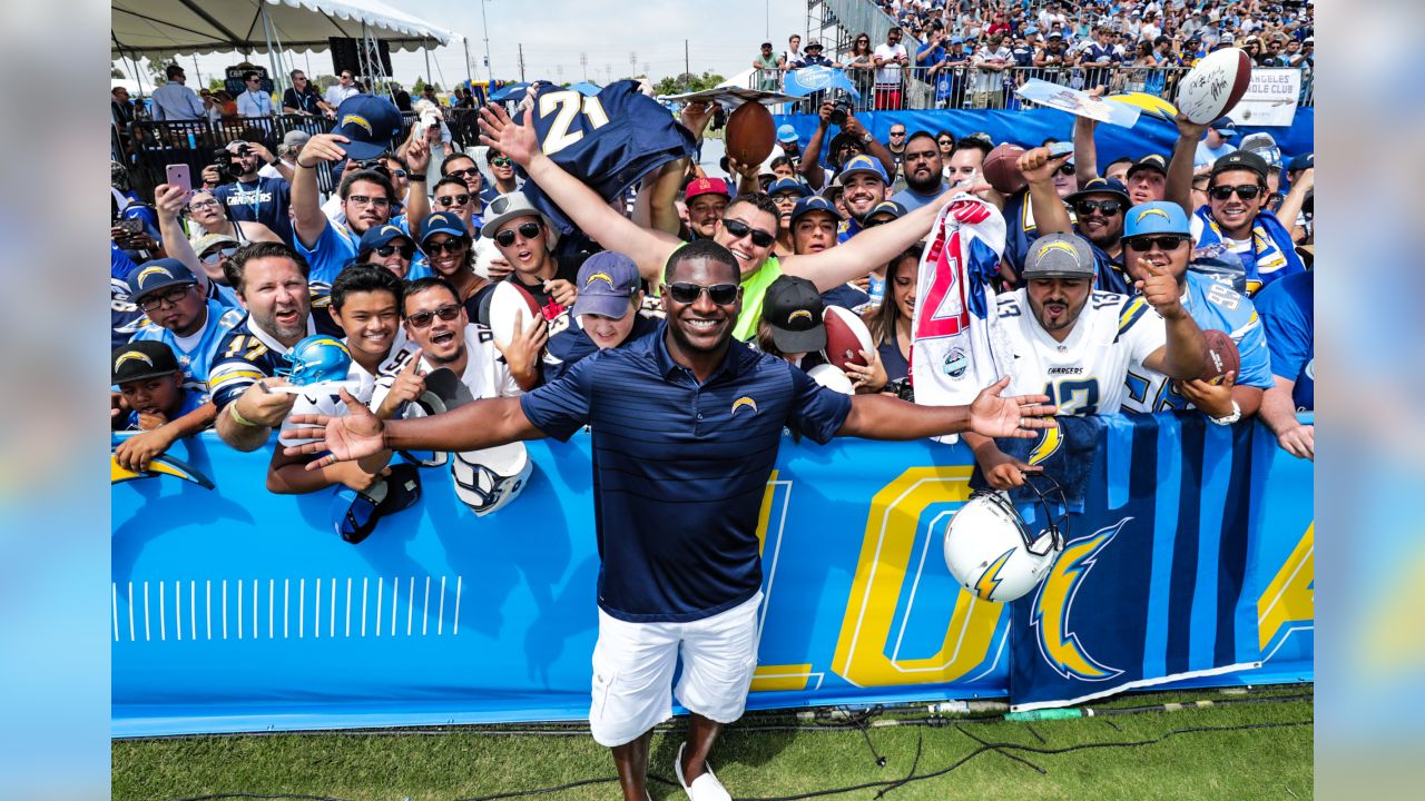 Chargers Training Camp: Fans excited for football season - CBS Los Angeles