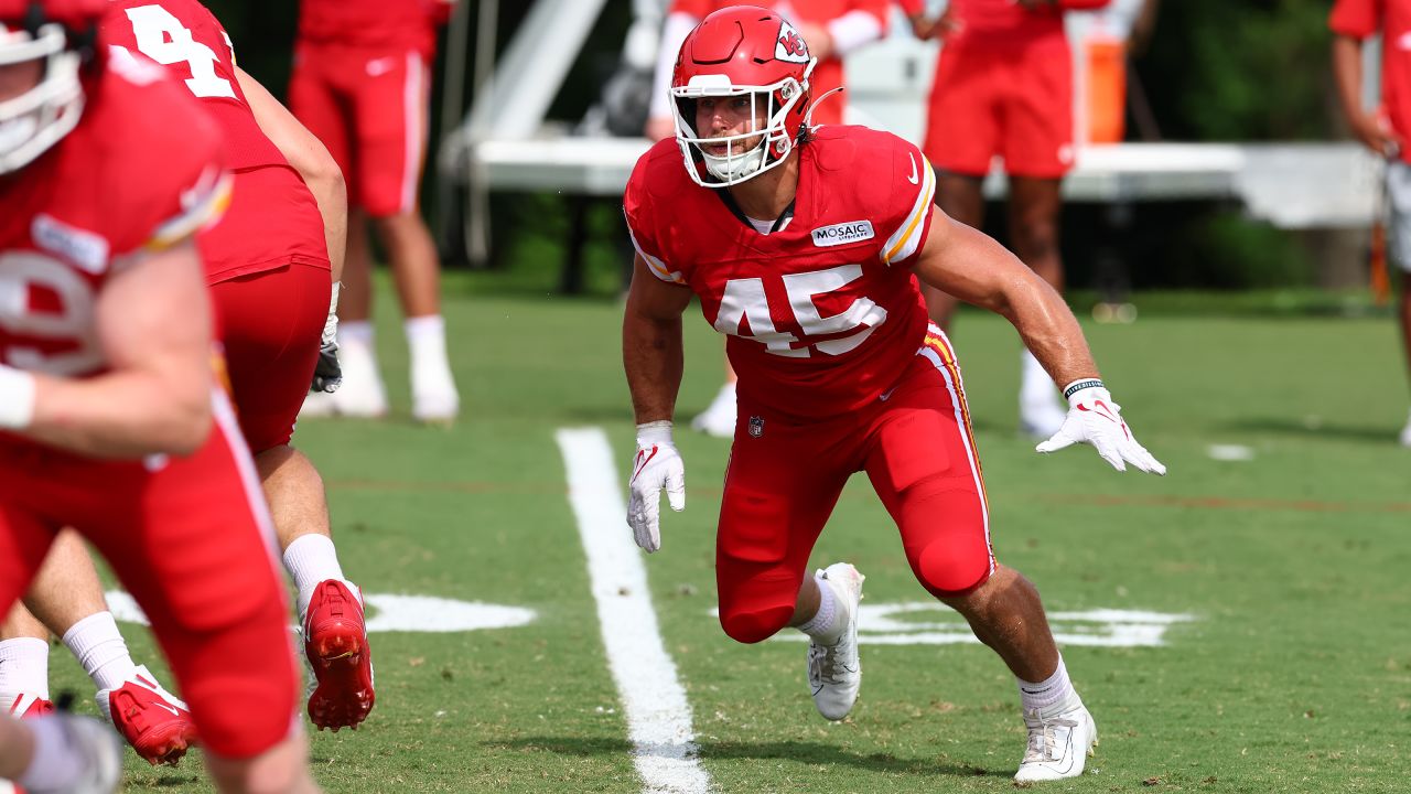 Kansas City Chiefs defensive end Mike Danna participates in a drill during  NFL football training camp Sunday, Aug. 7, 2022, in St. Joseph, Mo. (AP  Photo/Charlie Riedel Stock Photo - Alamy