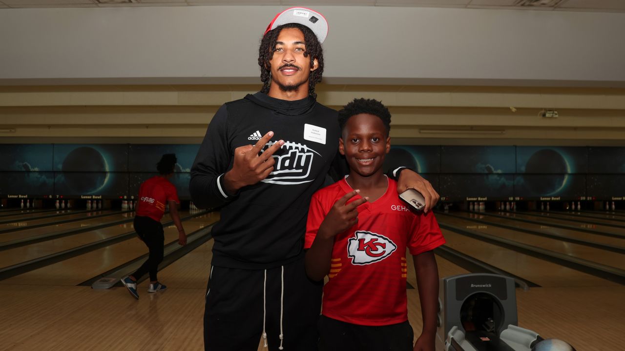 Rookie Club Goes Bowling with Chiefs Flag Youth