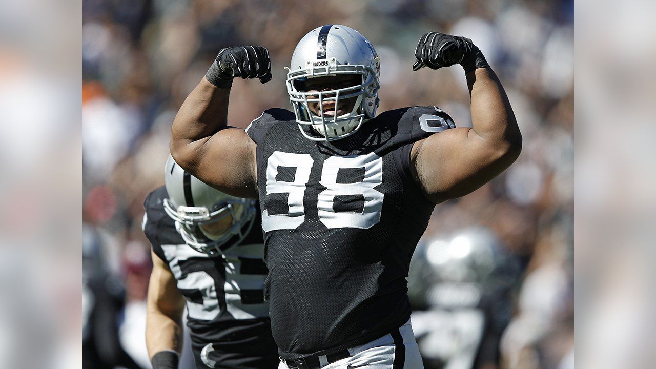 Justin Tuck was going to fight Sio Moore if the Raiders lost 