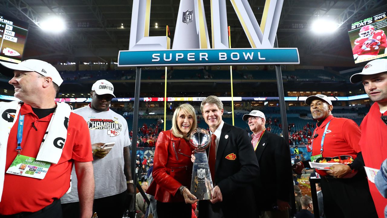 Kansas City Chiefs honoring Norma Hunt with commemorative