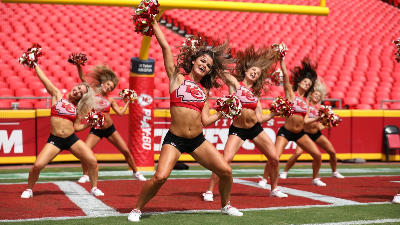 Chiefs Cheerleaders on X: Allison and Candace met two future Chiefs  Cheerleaders today at #ChiefsCamp: twins Wyatt & Dempsey! ❤