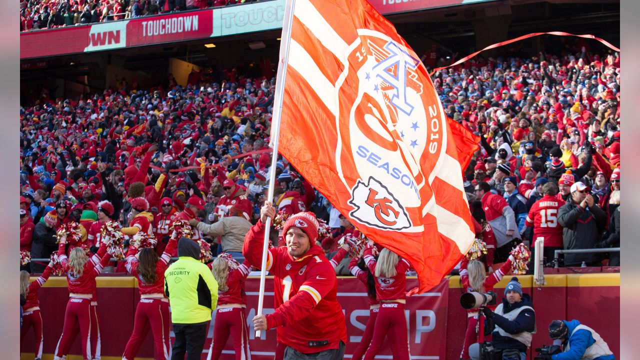 Chiefs Flag Runners  Kansas City Chiefs 