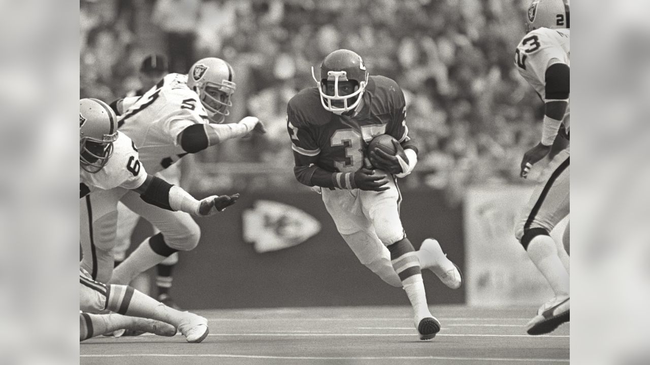 Photo Gallery: Chiefs vs Raiders Throwback