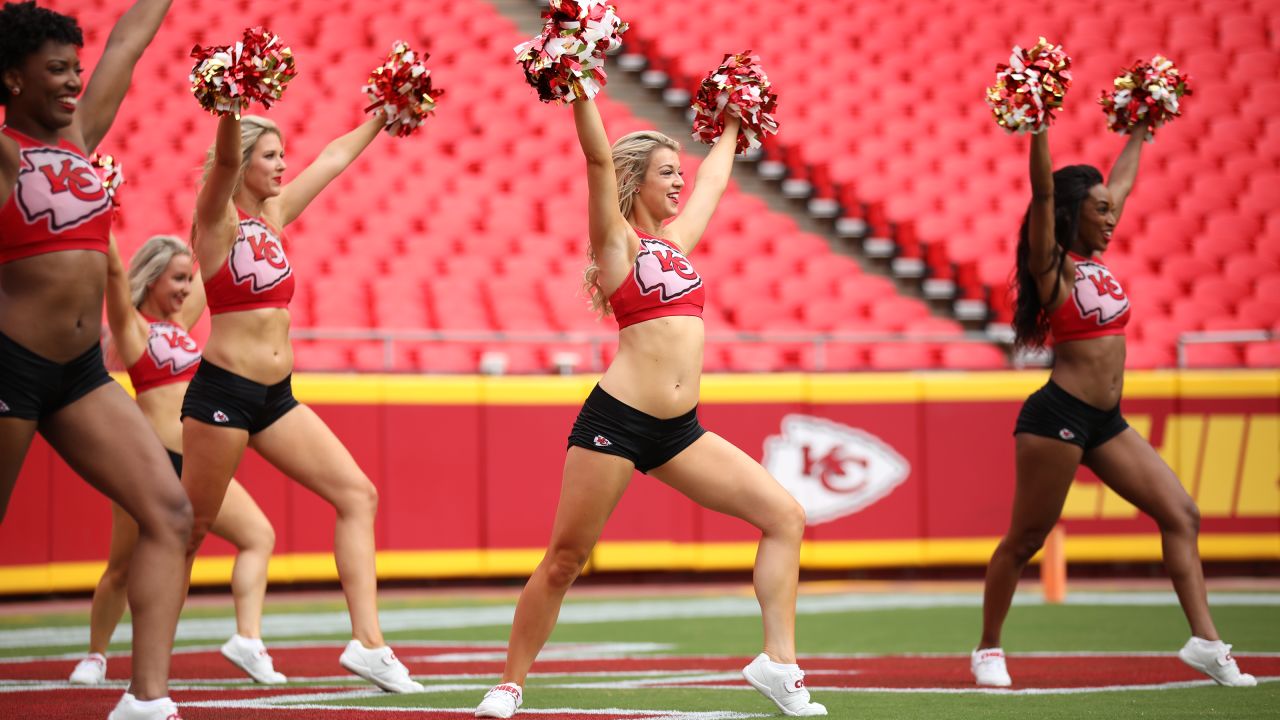 Chiefs Cheerleaders on X: Allison and Candace met two future Chiefs  Cheerleaders today at #ChiefsCamp: twins Wyatt & Dempsey! ❤