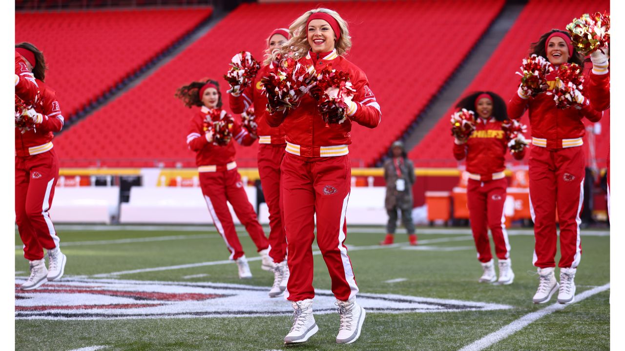 Photos: Chiefs Cheer and Entertainment from Week 10 vs. Jacksonville Jaguars