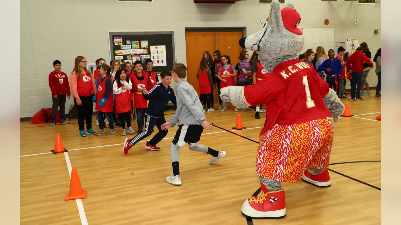 Chiefs Launch NFL FLAG Football Program at Three Local Schools, and They're  Looking to Bring it to More