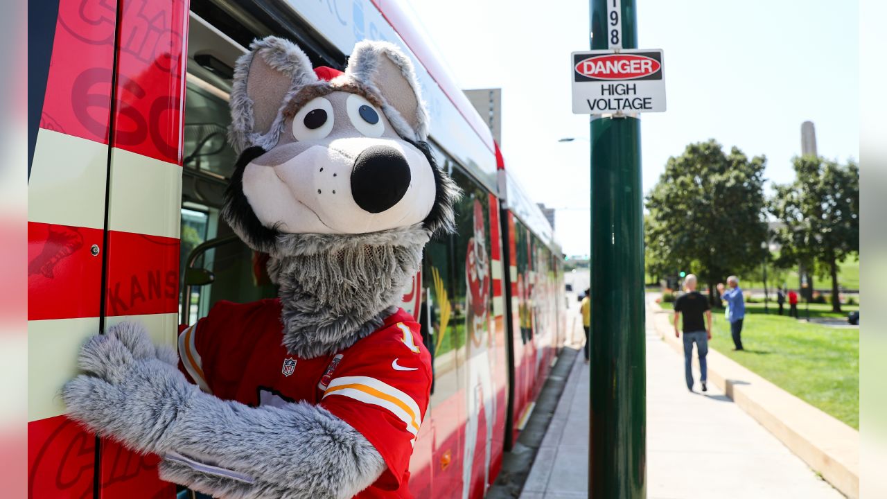 Photo Gallery: Banner Installations and the Chiefs Wrapped Street Car