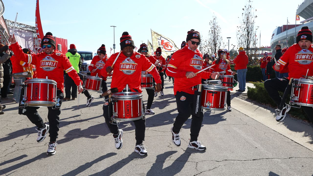 Church choir sings DUUUVAL ahead of Jaguar game against Chiefs