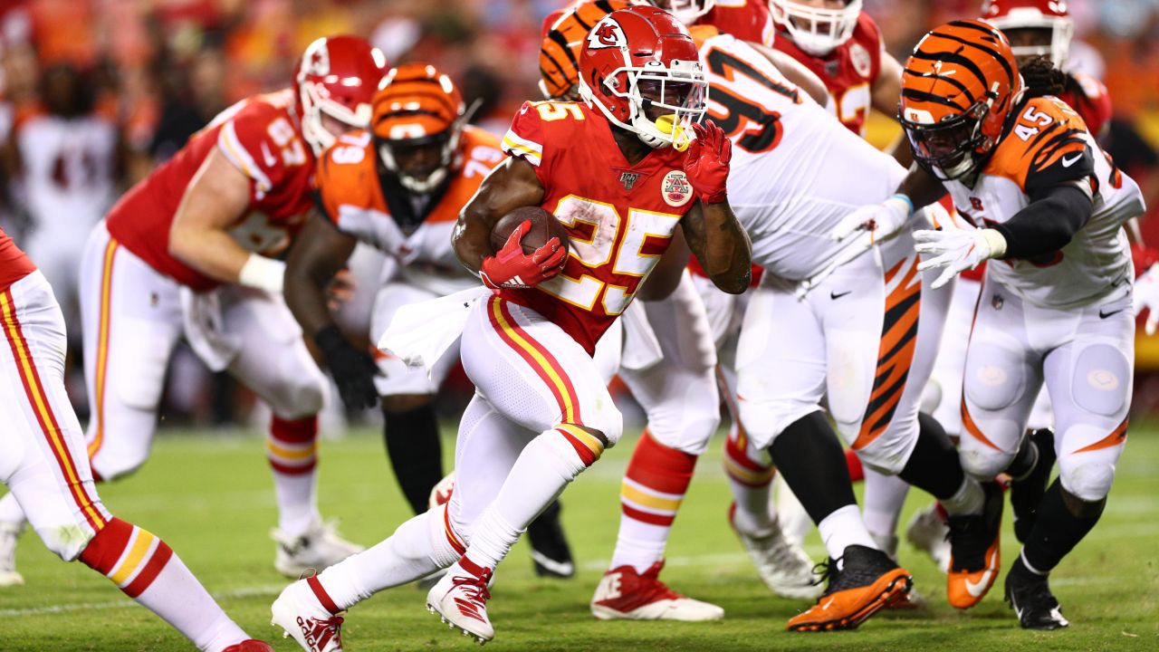 Photo Gallery: Chiefs vs. Bengals Game Action