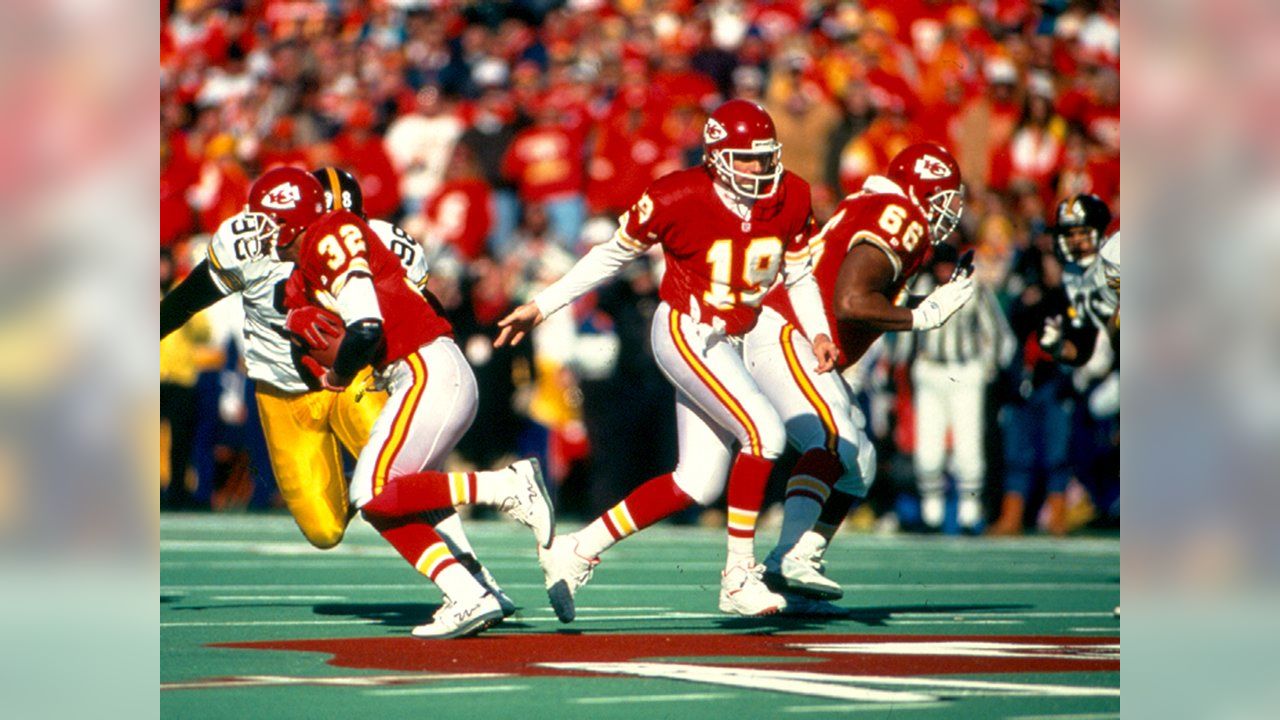 Joe Montana Kansas City Chiefs Editorial Photo - Image of chiefs,  footballgame: 156321441