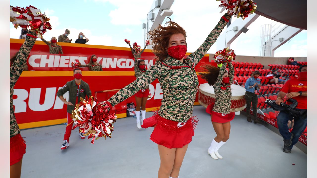 Looks We Love: NFL Cheerleaders Salute in Style!