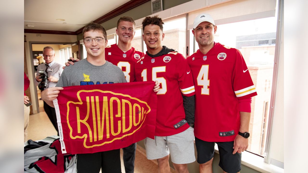 Kansas City Chiefs QB Patrick Mahomes attends church with fiancée