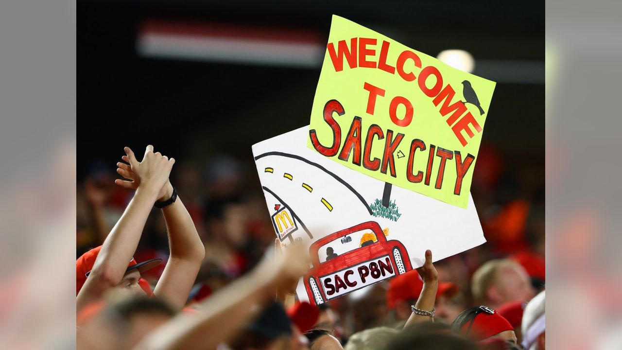 Photo Gallery: Fan Signs and the Arrowhead Advantage