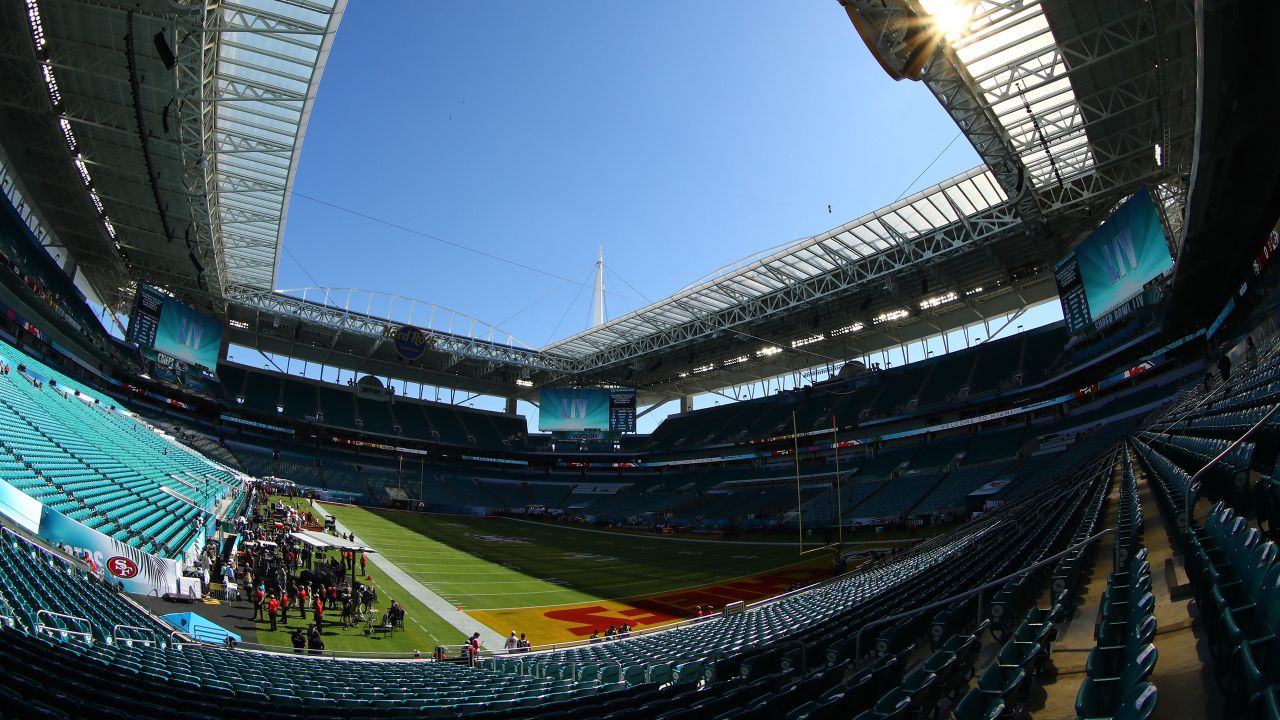 Super Bowl LIV: 49ers vs. Chiefs Pregame Photos